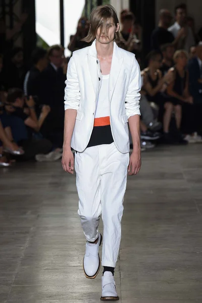 Look 5